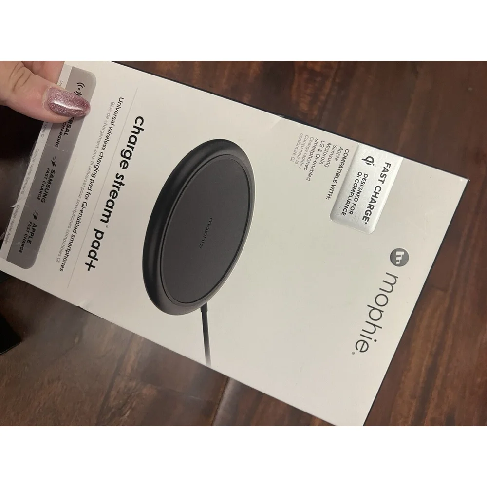 mophie 10w Qi Fast Charge Wireless Charger New
